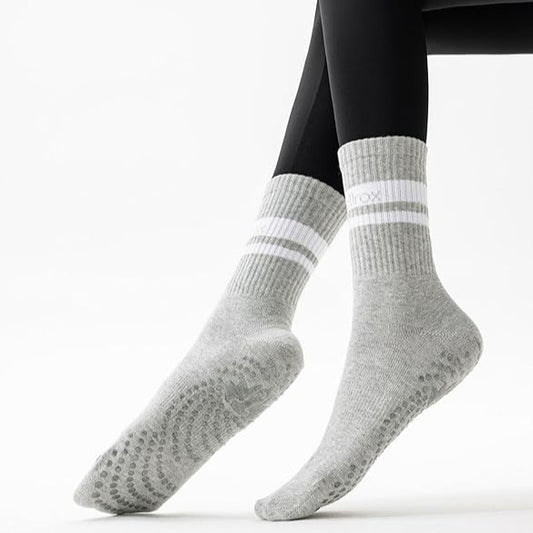 gray grip non-slip crew socks with Wellrox logo
